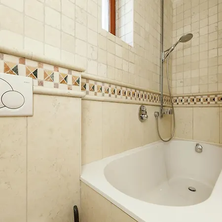 With Pool & Sauna, Cleaning Included *