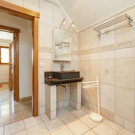 With Pool & Sauna, Cleaning Included Villa *